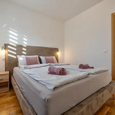 Apartman Gold Shine *