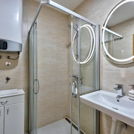 Apartment Gold Shine