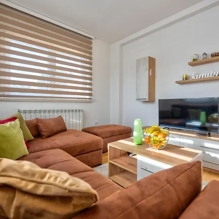 Gold Shine Apartman *